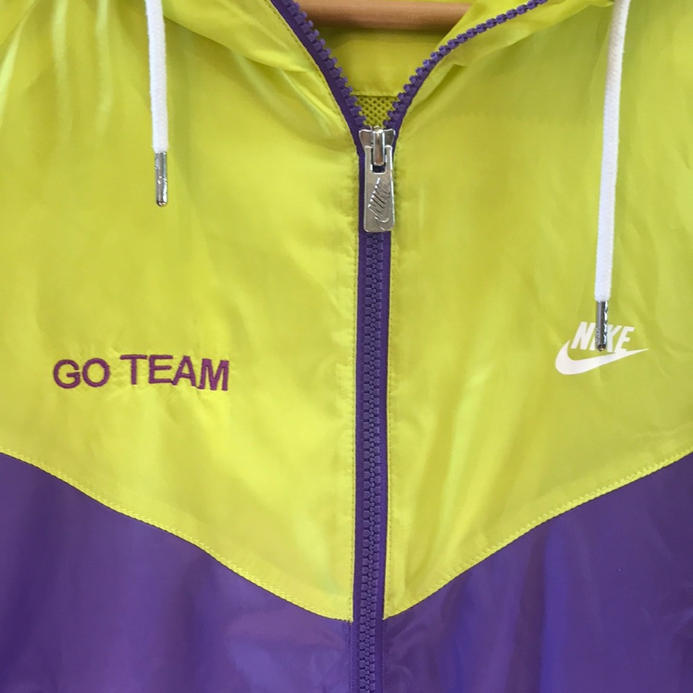 Nike Windrunner Jacket Medium - image 3